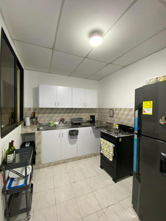 Habitaciones Cerca Al Aeropuerto 2 Cartagena 외부 사진